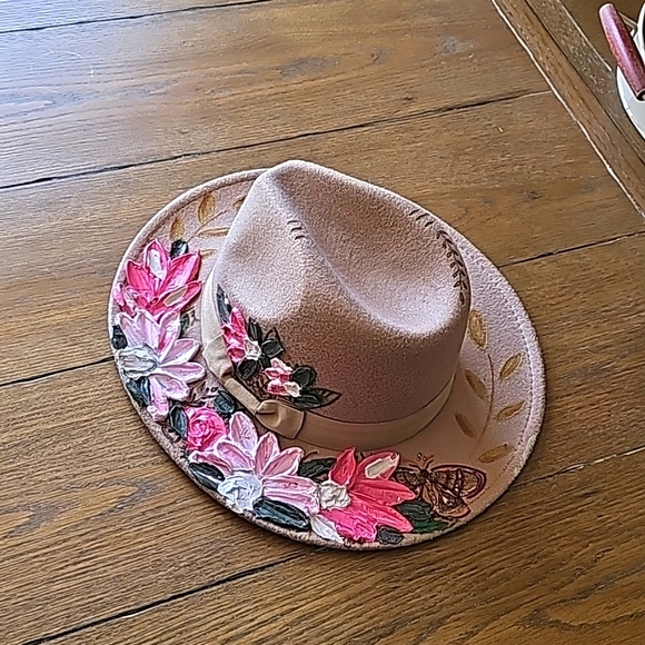Cute handpainted and hand pyrography hat🩷 - Picture 1 of 4